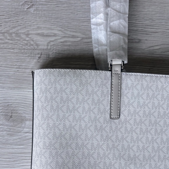 MICHAEL KORS kelli large two-tone logo tote bag NWT - Picture 11 of 16